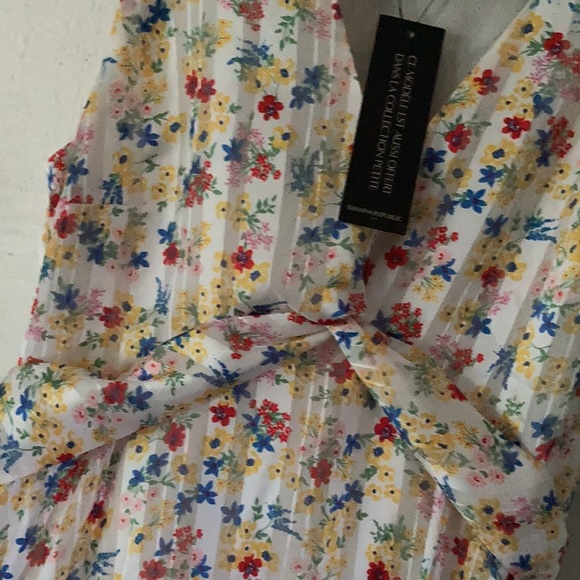 Very beautiful Banana Republic! Size 0 - Picture 2 of 3